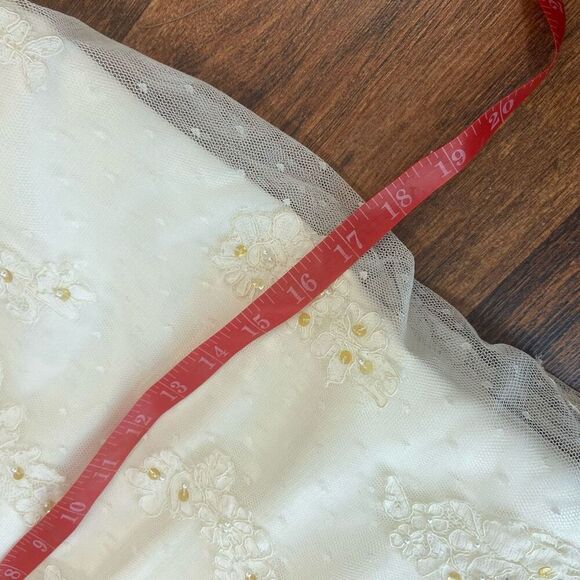 White On Women's White Vintage Strapless Beaded Lace Overlay Wedding Dress XS - Picture 9 of 10